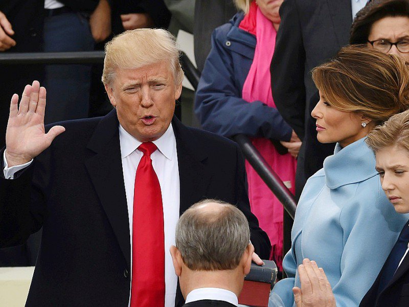 Donald Trump prête serment au Capitole, à Washington, le 20 janvier 2017 - Timothy A. CLARY [AFP]