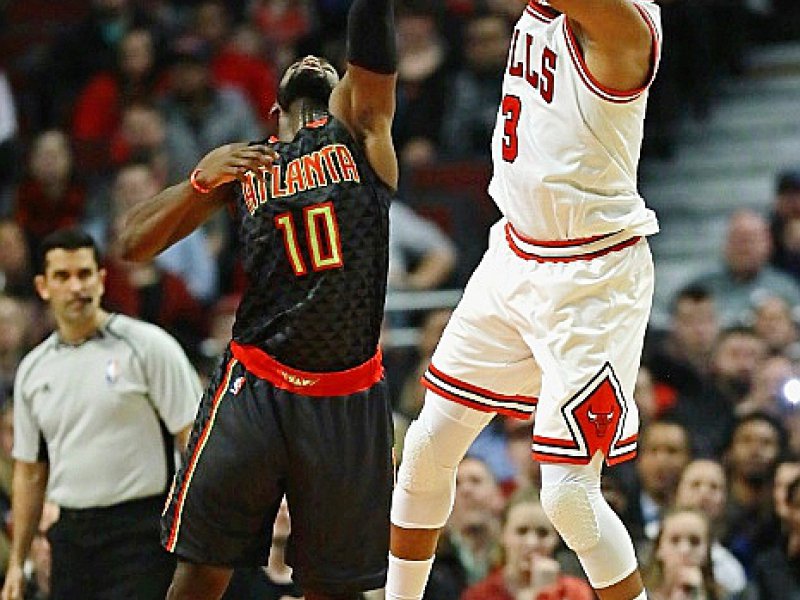 Dwyane Wade lance un tir pour les Bulls, le 25 janvier 2017 à Chicago face à Atlanta - JONATHAN DANIEL [Getty/AFP]