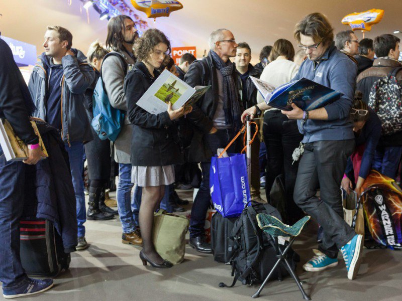 Des visiteurs au 44e festival international de BD d'Angoulême, le 28 janvier 2017 - Yohan BONNET [AFP]