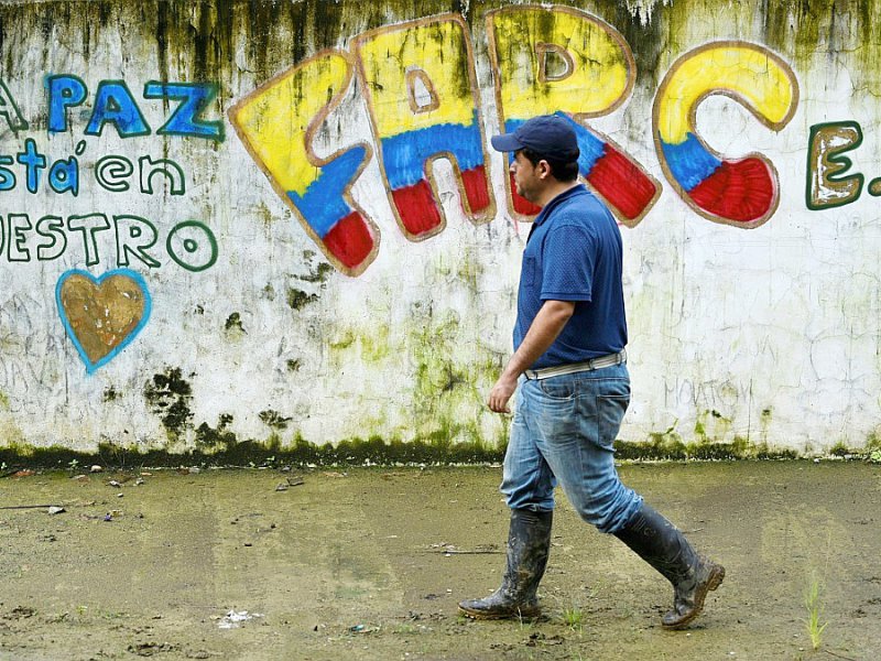Un graffiti à Policarpa, en Colombie, le 17 janvier 2017 - LUIS ROBAYO [AFP]
