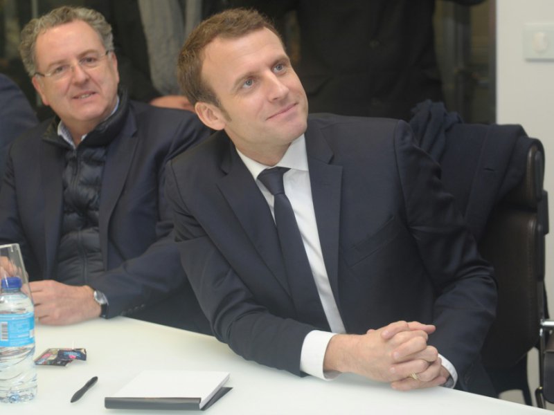 Richard Ferrand et Emmanuel Macron le 16 janvier 2017 à Ploeven - FRED TANNEAU [AFP/Archives]