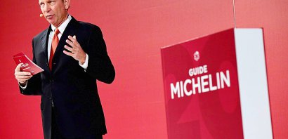 Michael Ellis, directeur international du guide Michelin, le 1er décembre 2016 à Berlin - TOBIAS SCHWARZ [AFP/Archives]