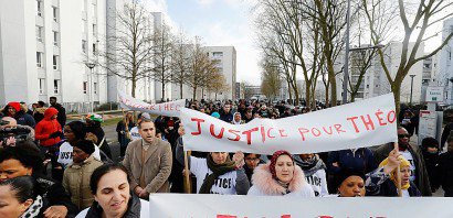 Des manifestants réclamant justice pour Theo le 6 février 2017 à Aulnay-sous-Bois - FRANCOIS GUILLOT [AFP/Archives]