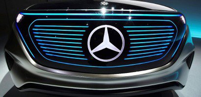 Le constructeur de haut de gamme allemand Daimler dépasse le groupe bavarois BMW de 500 unités - THOMAS KIENZLE [AFP]