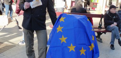 Le rassemblement a joué sur les symboles : le capitalisme enterre l'Union européenne. - Rosana Orihuela