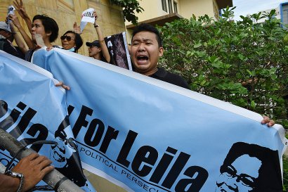 Manifestation de soutien, devant le tribunal de Muntinlupa City en banlieue de Manille, à l'opposante du président Dutertre, la sénatrice Leila de Lima, interpellée dans le cadre d'un affaire de drogue, le 24 février 2017 - TED ALJIBE [AFP]