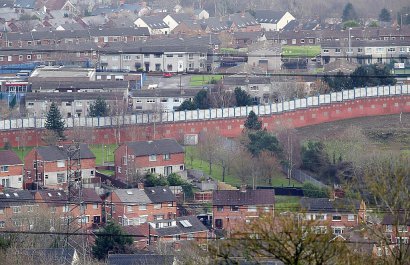 Le mur entre la partie catholique et protestante de Belfast, le 25 janvier 2017 en Irlande du Nord - Paul FAITH [AFP/Archives]