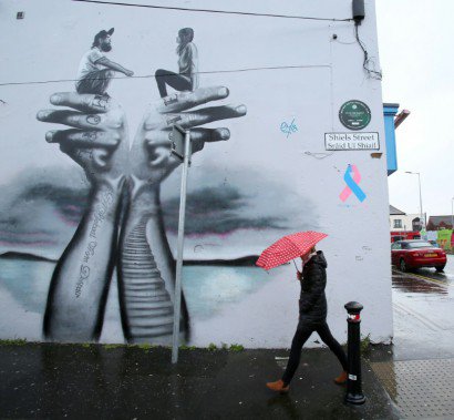 Street art à Belfast, en Irlande du Nord, le 28 février 2017 - PAUL FAITH [AFP]