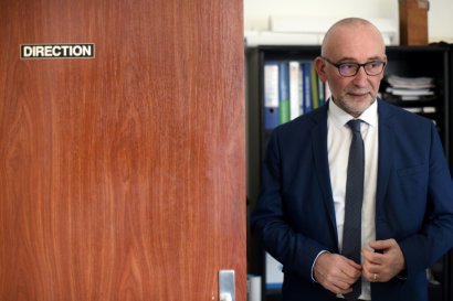 Olivier Vilmart, directeur de la prison de Carcassonne, dans son bureau, le 23 février 2017 - Rémy GABALDA [AFP]