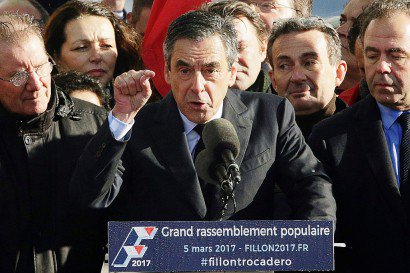 François Fillon lors du rassemblement au Trocadéro le 5 mars 2017 à Paris - GEOFFROY VAN DER HASSELT [AFP]