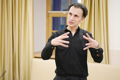 Laurent Hilaire, le nouveau directeur artistique du ballet du Théâtre Stanislavski, lors d'une interview à l'AFP le 23 février 2017 à Moscou - Natalia KOLESNIKOVA [AFP]