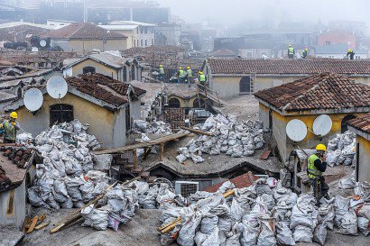 Sur les toits du Grand Bazar d'Istanbul qui veut retrouver sa gloire d'antan, le 1er mars 2017 - OZAN KOSE [AFP/Archives]