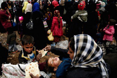 Des déplacés dans le camp de Hammam al-Alil, près de Mossoul, en Irak, le 13 mars 2017 - ARIS MESSINIS [AFP]