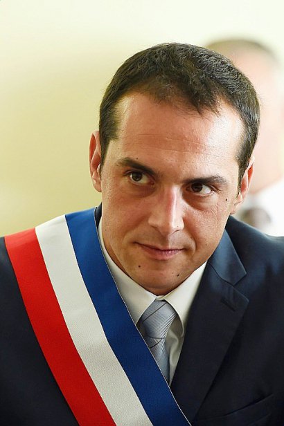 Le maire FN du Pontet Joris Hébrard le 6 juin 2015 à la mairie du Pontet - ANNE-CHRISTINE POUJOULAT [AFP/Archives]