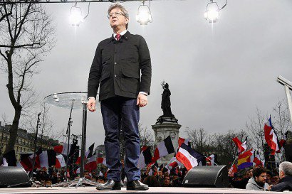 Le chef de file de "La France insoumise" Jean-Luc Melenchon lors de la manifestation à Paris pour la 6e République, le 18 mars 2017 à Paris - bertrand GUAY [AFP]