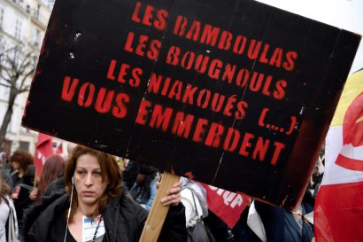 Quelques milliers de personnes manifestent à Paris contre les violences policières le 19 mars 2017 - CHRISTOPHE SIMON [AFP]
