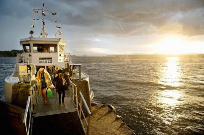 Des touristes reviennent de l'île de Hovedoya dans le fjord d'Oslo, le 24 août 2012 - ODD ANDERSEN [AFP/Archives]
