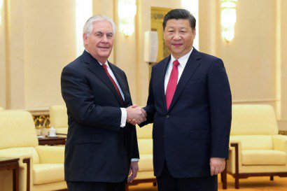 Le secrétaire d'Etat américain Rex Tillerson et le président chinois Xi Jinping à Pékin, le 19 mars 2017 - Lintao Zhang [POOL/AFP]