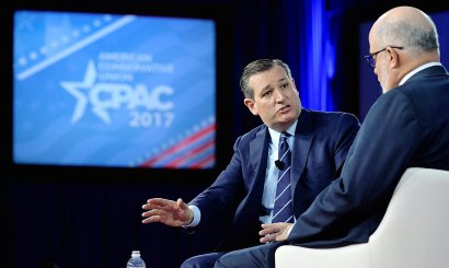Le sénateur du Texas Ted Cruz (g), à National Harbor, dans le Maryland le 23 février 2017 - Mike Theiler [AFP]