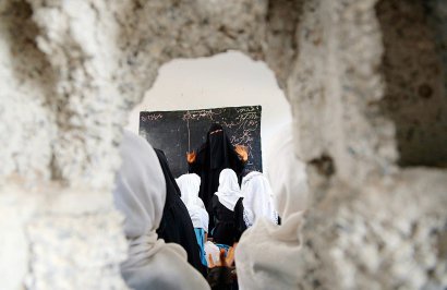 Des étudiantes yéménites à Hodeidah, au Yémen, le 15 mars 2017 - STRINGER [AFP]