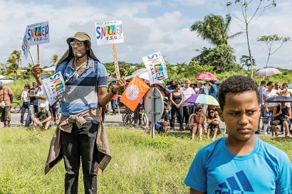 Rassemblement à l'appel des syndicats d'enseignants le 27 mars 2017 à Cayenne - jody amiet [AFP]