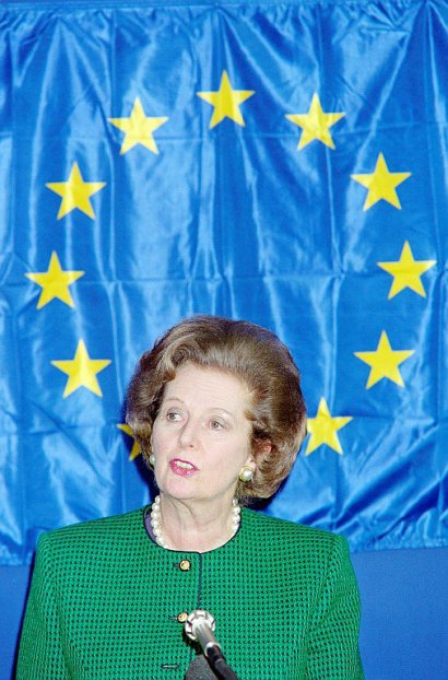 Margaret Thatcher, alors Premier ministre du Royaume-Uni, le 9 décembre 1989 lors d'un sommet de la CEE à Strasbourg - CHRISTOPHE SIMON [AFP/Archives]