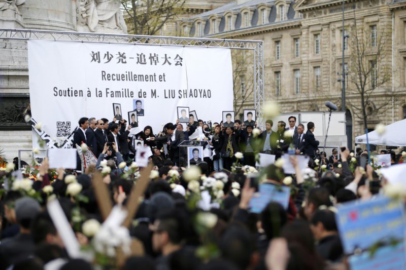 Rassemblement, le 2 avril 2017 à Paris, suite à la mort d'un père de famille chinois tué la semaine dernière par un policier - Benjamin CREMEL [AFP]