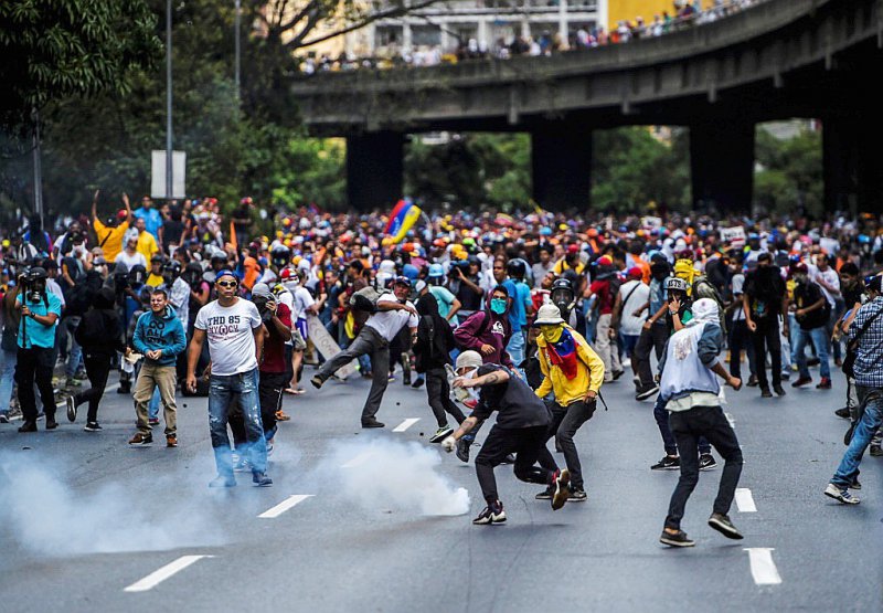 Manifestation contre le président vénézuélien Nicolas Maduro, le 6 avril 2017, à Caracas - JUAN BARRETO [AFP/Archives]