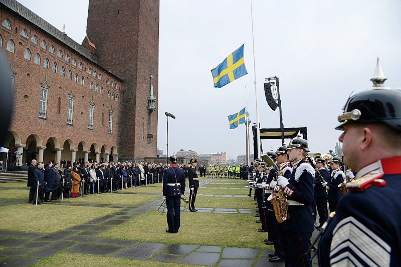 La cérémonie officielle devant l'Hôtel de ville de Stockholm, le 10 avril 2017, en hommage aux victimes de l'attentat - Anders WIKLUND [TT News Agency/AFP]