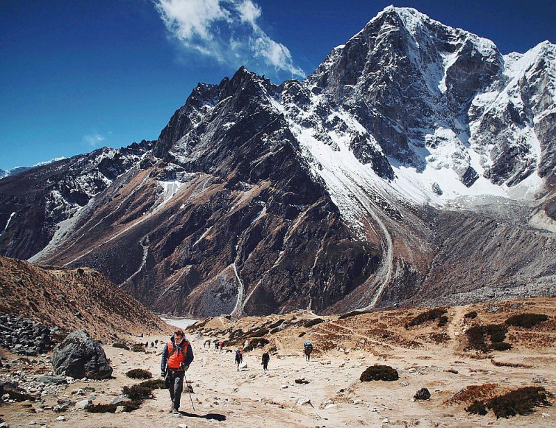 Image fournie par le disc-jokey britannique Paul Oakenfold de son arrivée au camp de base de l'Everest, le 8 avril 2017 - Anton NELSON [Paul Oakenfold's SoundTrek/AFP]