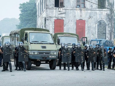 Les forces de sécurité en position lors d'une manifestation à Cayenne en Guyane, le 7 avril 2017 - jody amiet [AFP/Archives]