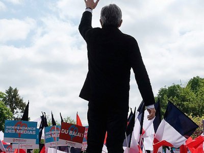 Jean-Luc Mélenchon, candidat de "la France insoumise" à la présidentielle, s'adresse à ses partisans, le 16 avril 2017 à Toulouse - Eric CABANIS [AFP]