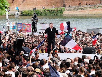 Le candidat de "la France insoumise" à la présidentielle, Jean-Luc Melenchon, en réunion de campagne à Toulouse, le 16 avril 2017 - Eric CABANIS [AFP]