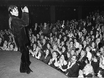 La chanteuse Barbara sur scène, le 8 février 1978 à Paris - MICHEL CLEMENT [AFP/Archives]