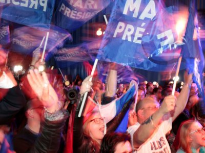 Des partisans de Marine Le Pen, le 23 avril 2017 à Hénin-Beaumont dans le Pas-de-Calais - joel SAGET [AFP]