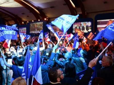Des partisans de Marine Le Pen, le 23 avril 2017 à Hénin-Beaumont dans le Pas-de-Calais - François LO PRESTI [AFP]
