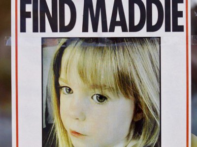 Affiche signalant le 13 mai 2007 la disparition de Madeleine McCann qui a disparu une nuit dans sa chambre, dans la petite station balnéaire de Praia da Luz dans le sud du Portugal - MELANIE MAPS [AFP/Archives]
