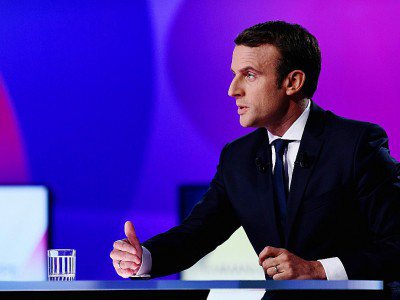 Le candidat à la présidentielle Emmanuel Macron lors d'une interview le 20 avril 2017 - Martin BUREAU [POOL/AFP]
