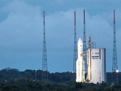Ariane 5 décolle à Kourou en Guyane le 4 mai 2017 - jody amiet [AFP]