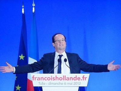 François Hollande prononce son discours après l'annonce des résultats du second tour de la présidentielle, le 6 mai 2012 - PHILIPPE DESMAZES [AFP/Archives]
