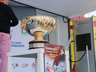Le trophée de la Normandy Channel Race - Léa Quinio