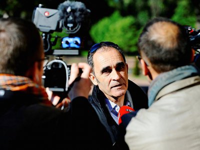L'ancien gendarme Jean-François Abgrall arrive au procès de Francis Heaulme à Metz le 10 mai 2017 - Jean Christophe VERHAEGEN [AFP/Archives]