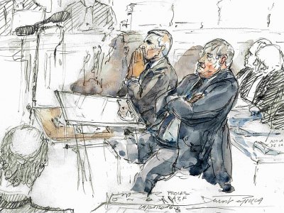 Croquis d'audience au tribunal de Paris, le 24 janvier 2017, montrant Serge Biechlin (g), ancien directeur de l'usine AZF, lors du procès concernant l'explosion survenue dans l'usine chimique en 2001 à Toulouse - Benoit PEYRUCQ [AFP/Archives]