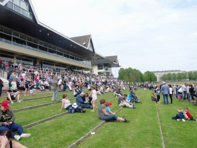 Le public a pu assister aux huit courses du prix des Ducs de Normandie sous le soleil - Margaux Rousset