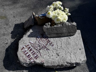 Hommage au journaliste assassiné Javier Valdez près des locaux de l'hebdomadaire Riodoce, à Culiacan, au Mexique, le 17 mai 2017 - YURI CORTEZ [AFP]