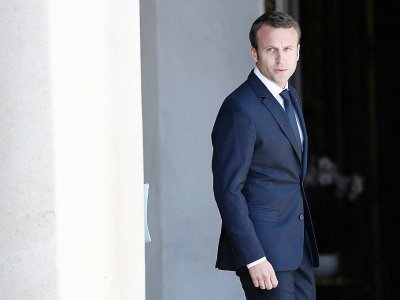 Emmanuel Macron sur le perron de l'Elysée, le 23 mai 2017 - STEPHANE DE SAKUTIN [AFP]