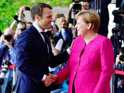 La chancelière allemande Angela Merkel et le président français Emmanuel Macron le 15 mai 2017 à Berlin - John MACDOUGALL [AFP]