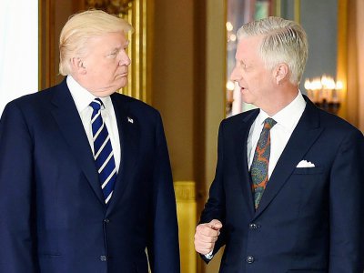 Le président américain Donald Trump et le roi Philippe de Belgique (d), le 24 mai 2017 à Bruxelles - THIERRY CHARLIER [AFP]