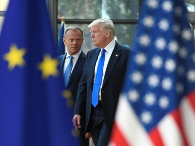 Le président du Conseil européen Donald Tusk (g) et le président américain Donald Trump, à Bruxelles, le 25 mai 2017 - EMMANUEL DUNAND [AFP]