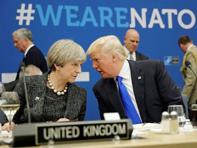 Donald Trump et Theresa May lors d'un sommet de l'Otan, le 25 mai 2017 à Bruxelles - Matt Dunham [POOL/AFP]